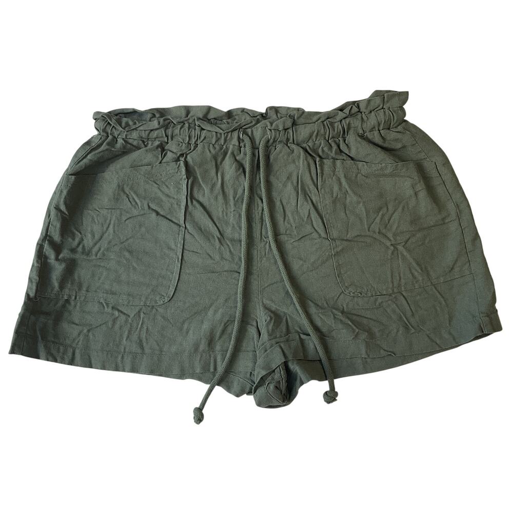 Universal Thread Women Shorts Size L Green Paperbag 2" Inseam & 32" Waist Cotton